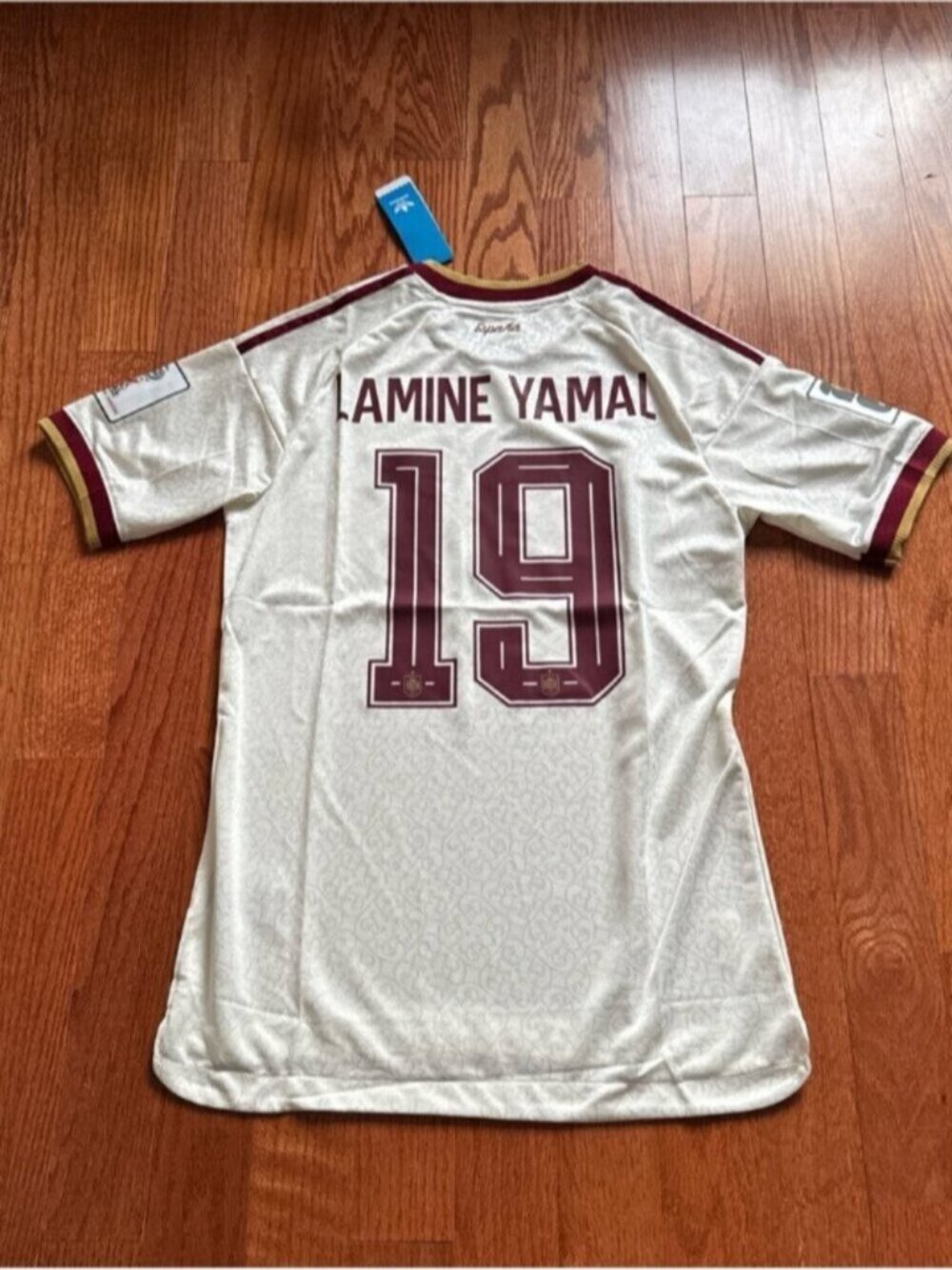 Spain Away Soccer Jersey PLAYER VERSION World Cup 2026 Lamine Yamal #19 - Picture 7 of 9